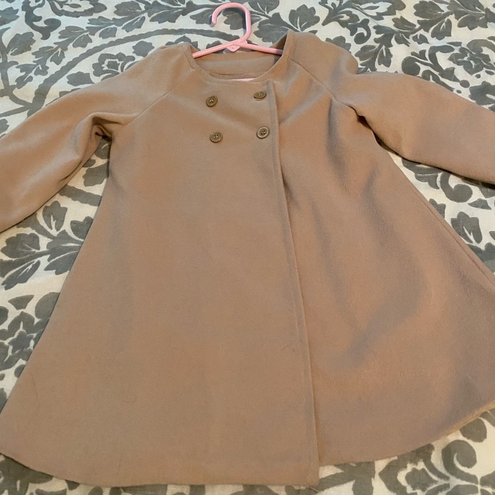 Light fall coat perfect for photos!